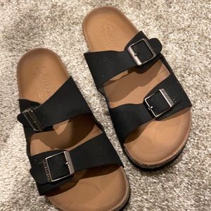 Like New Skechers sandals